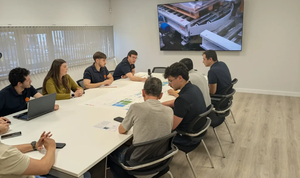 Equipo de ingenieros eléctricos en SISTEIN