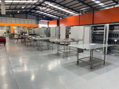 Zutomatización de planta de alimentación animal con cuadros eléctricos industriales para la producción de pienso.